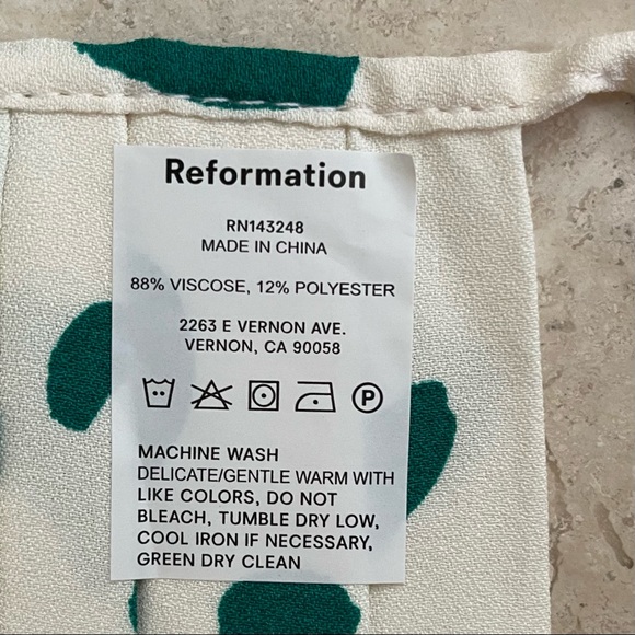 Reformation- Cream w/Green Spot Pleat Tie Mask (QTY 1) - Picture 10 of 10
